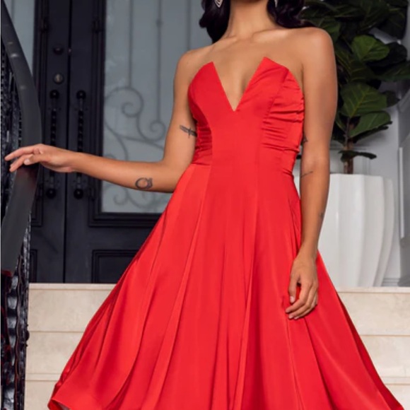 Beautiful Red Satin Dress - Picture 4 of 5